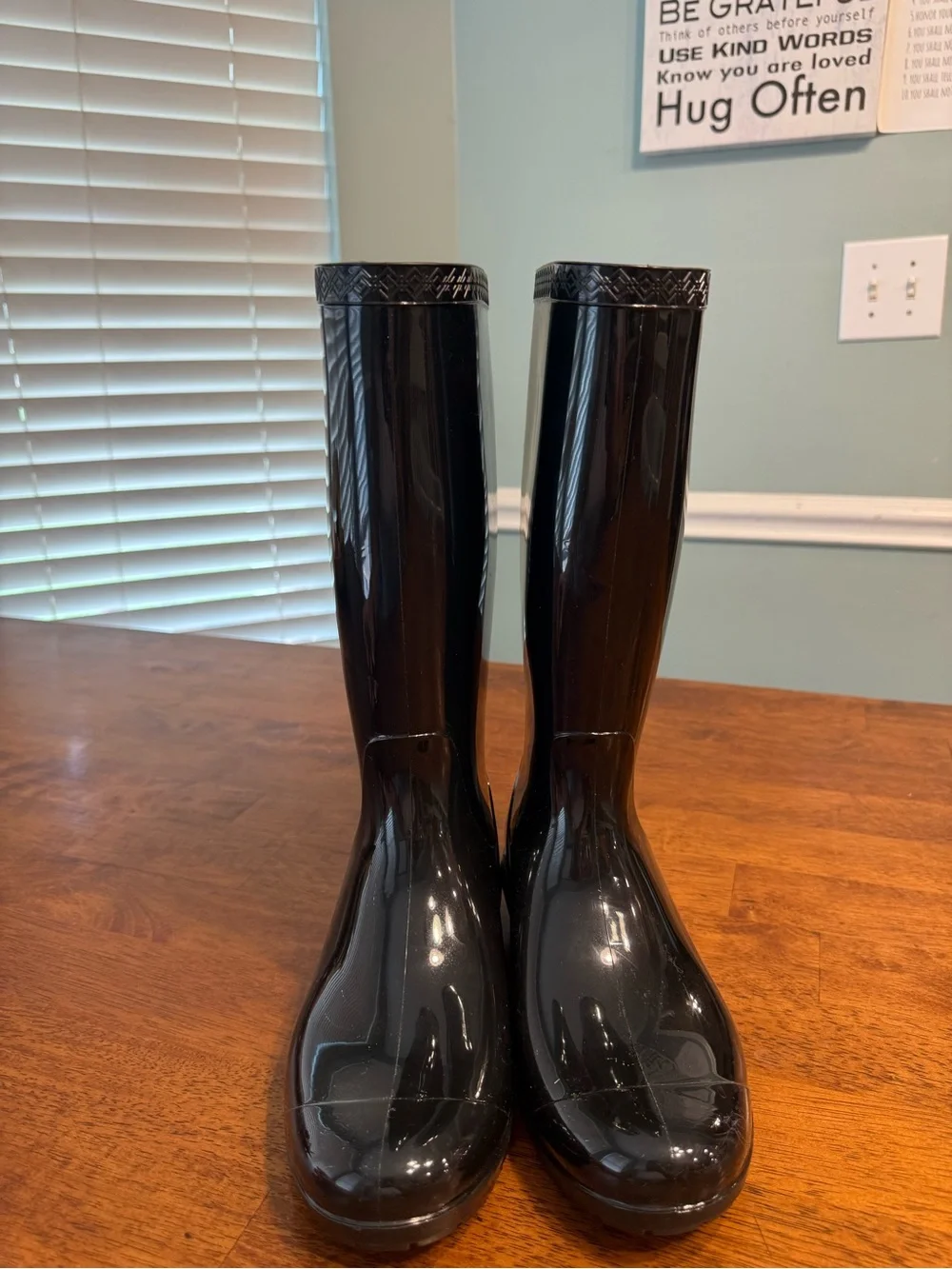 UGG Shaye Women's Tall Glossy Rubber Rain Boots Black Shiny Waterproof Size 8